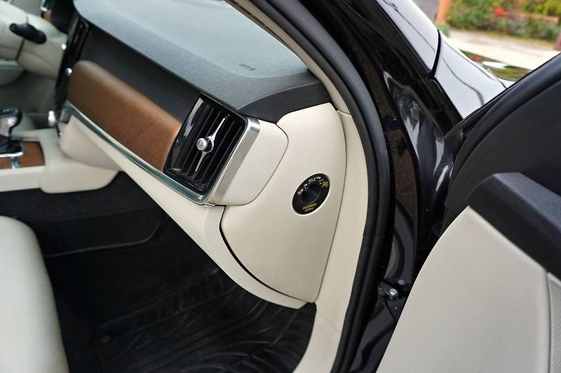 Volvo V90 (2019) INSCRIPTION POLESTAR 2,0 D5 17 - fotka 13 z 53