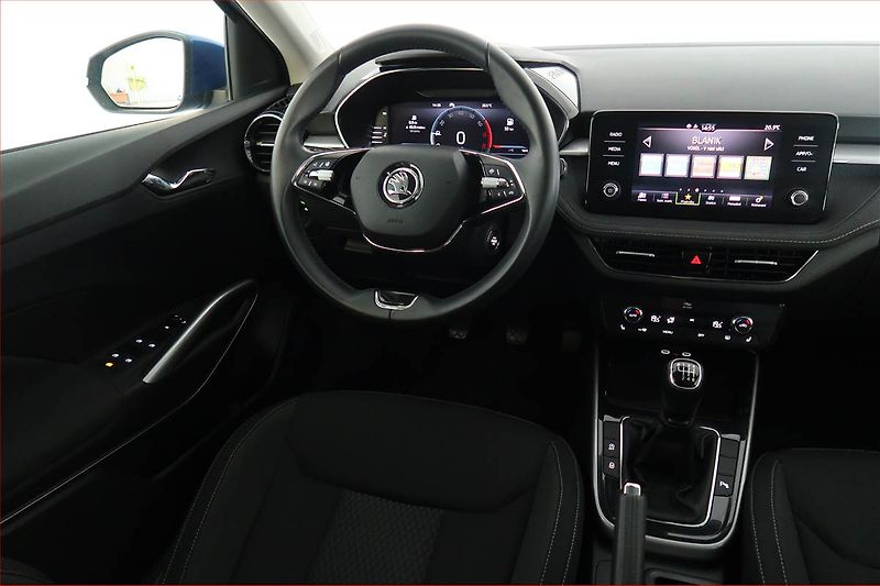 Škoda Fabia (2022) Style 1.0 TSI, Serv.kniha - fotka 7 z 19