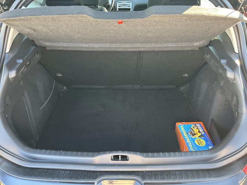 Peugeot 308 (2008) 1.6HDi 80 Kw, 116 000 km! - fotka 16 z 16