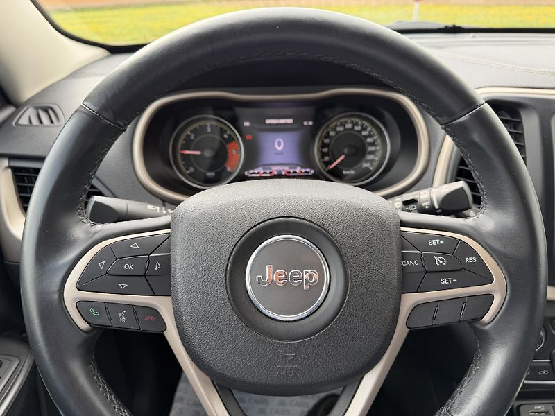 Jeep Cherokee 2.0 M-JET 4X4 LIMITED NAV KŮŽE - fotka 17 z 43