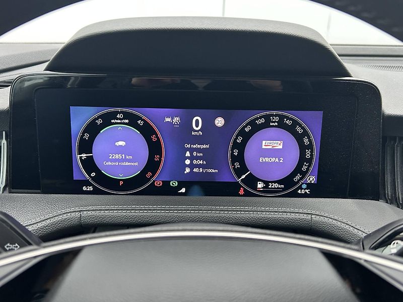 Škoda Superb L&K 7DSG 2,0TDI - fotka 13 z 26