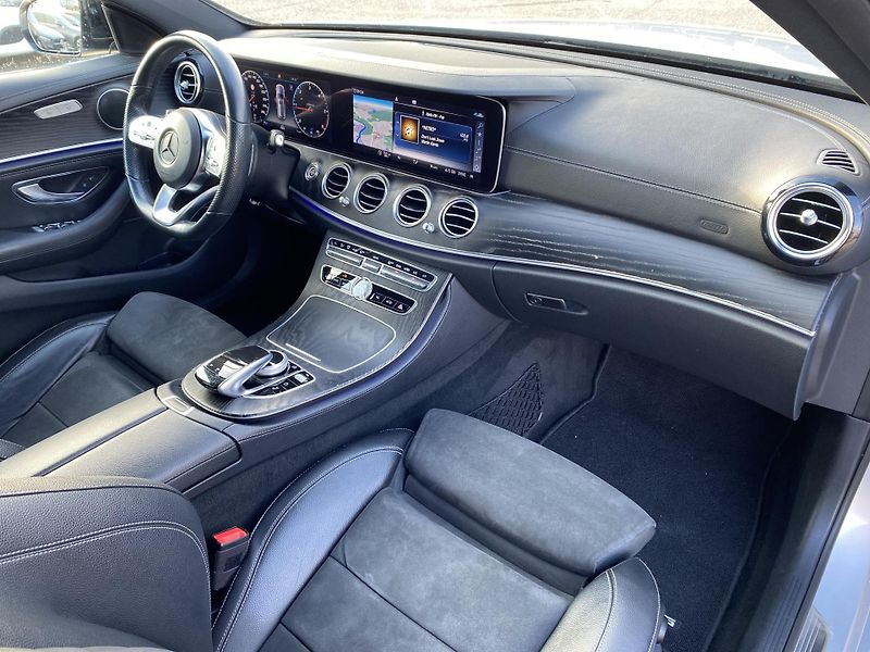 Mercedes-Benz Třídy E E 220d 4MATIC AMG - fotka 20 z 28