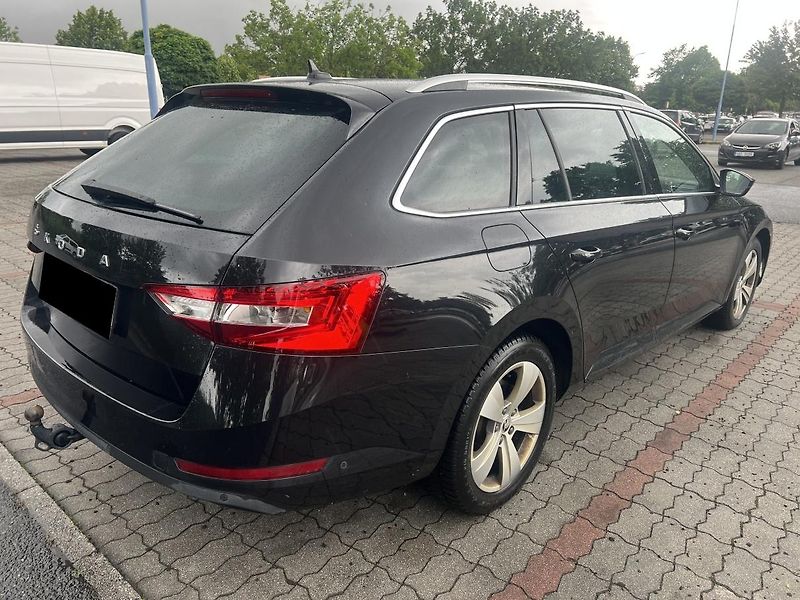 Škoda Superb (2023) 2.0TDI 110kW DSG Style Plus - fotka 4 z 13