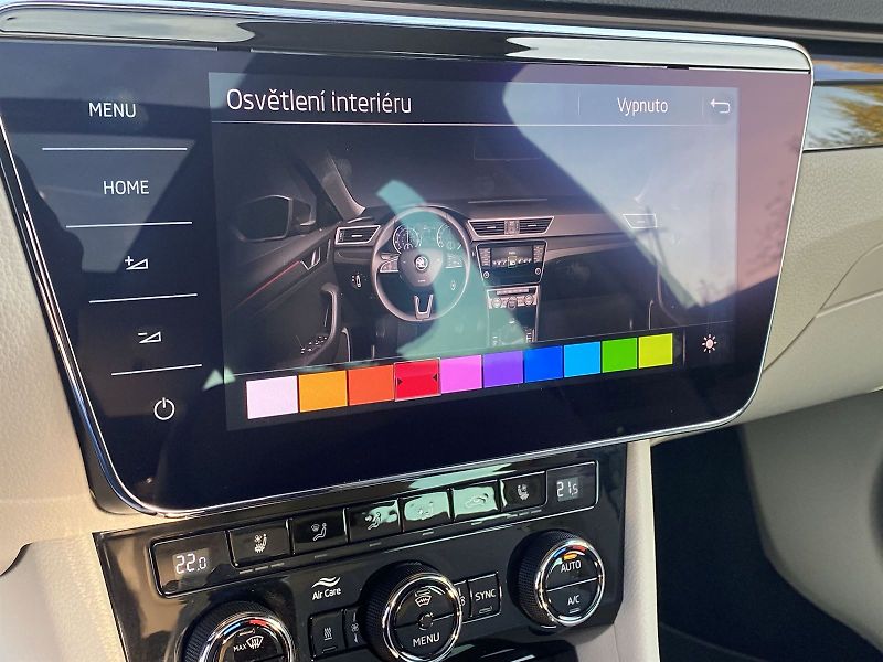 Škoda Superb (2018) Combi III 2.0 TDI 4x4 L&K - fotka 21 z 49