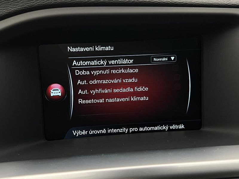Volvo V60 D3 MOMENTUM AUT  - fotka 32 z 36
