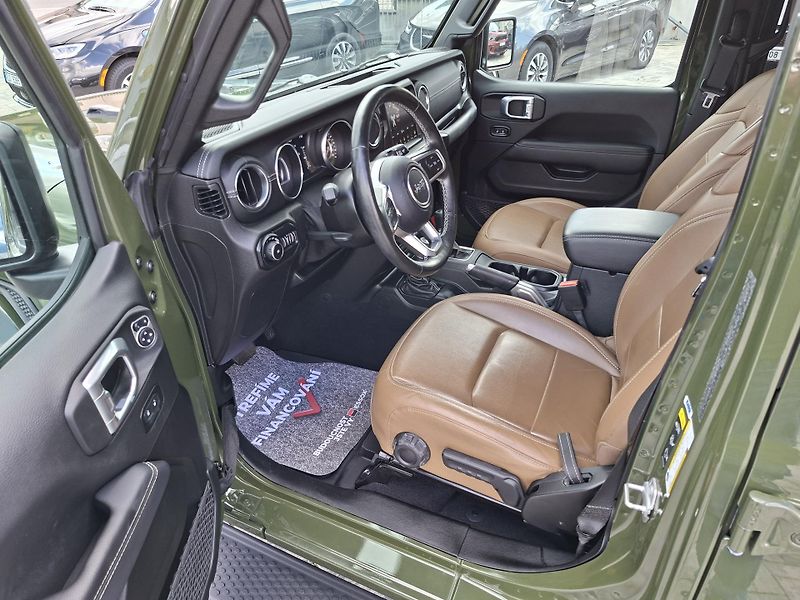Jeep Wrangler (2021) SAHARA 4x4 Unlimited, TOP   - fotka 13 z 52