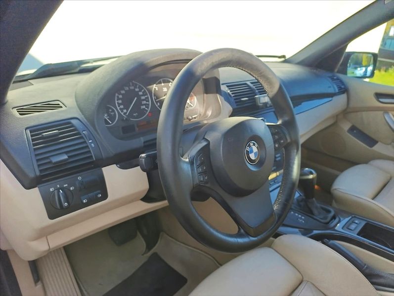 BMW X5 3,0 d 4x4 Automat Kůže Tažné - fotka 13 z 35