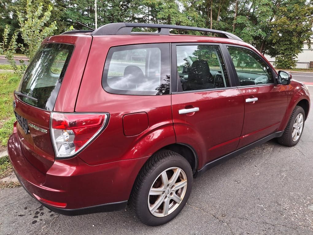 Subaru Forester 2.0  Facelit  Rezervace