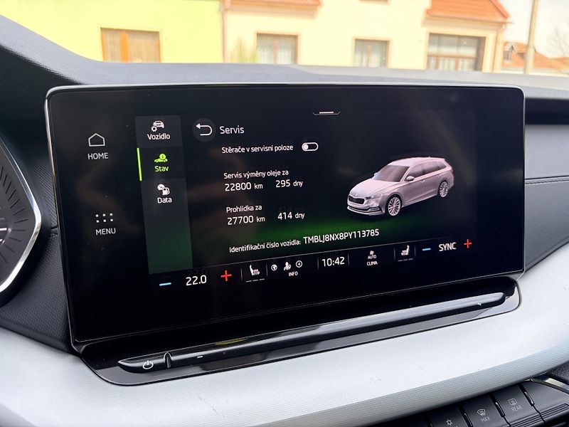 Škoda Octavia 2.0TDI DSG 4x4 STYLE - fotka 32 z 44