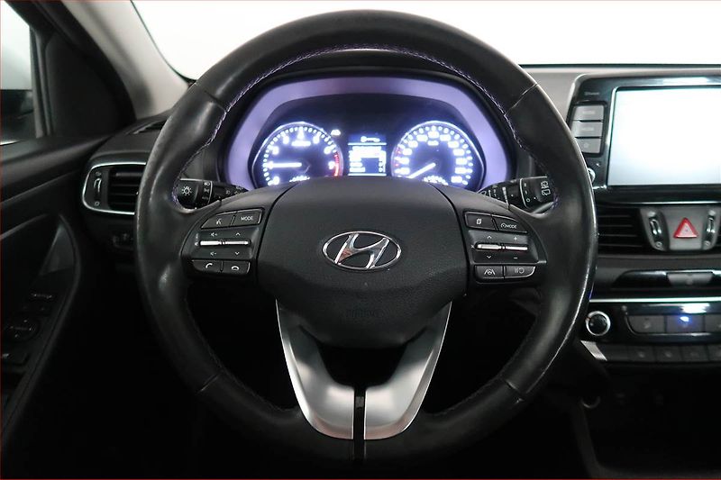 Hyundai i30 (2022) 1.0 T-GDI, ČR,1.maj - fotka 15 z 17