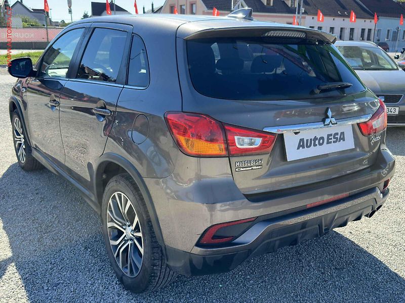 Mitsubishi ASX (2018) 1.6MIVEC, 2.maj,ČR, Xenon - fotka 6 z 20