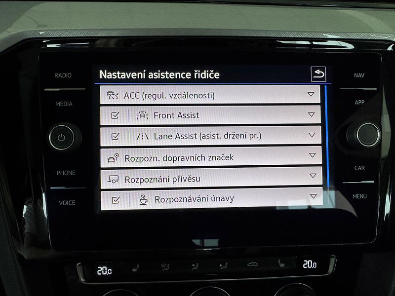 Volkswagen Passat 1,5TSI 110kW DSG*Navi*Kamera - fotka 21 z 35