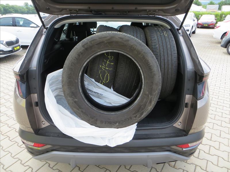Hyundai Tucson 1,6 CRDi mHEV Smart 100kW - fotka 8 z 26