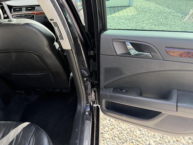 Škoda Superb 2.0TDi 170PS 6R 4x4 0% KOROZE! - fotka 121 z 157