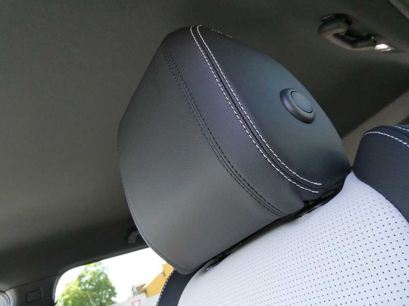 Land Rover Discovery Sport 1,5 Dynamic SE P270e - fotka 10 z 34