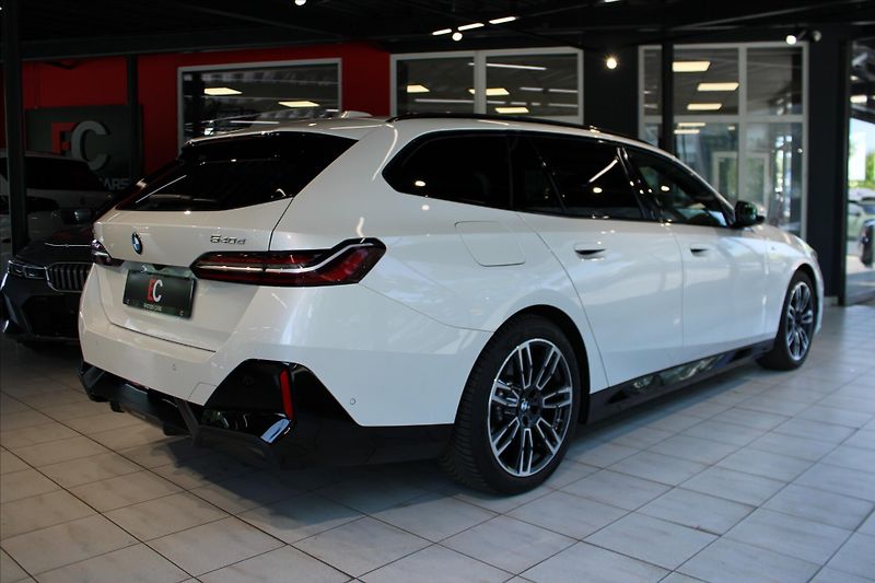 BMW Řada 5 540d xDrive M Sport DAProf/B&W - fotka 6 z 33