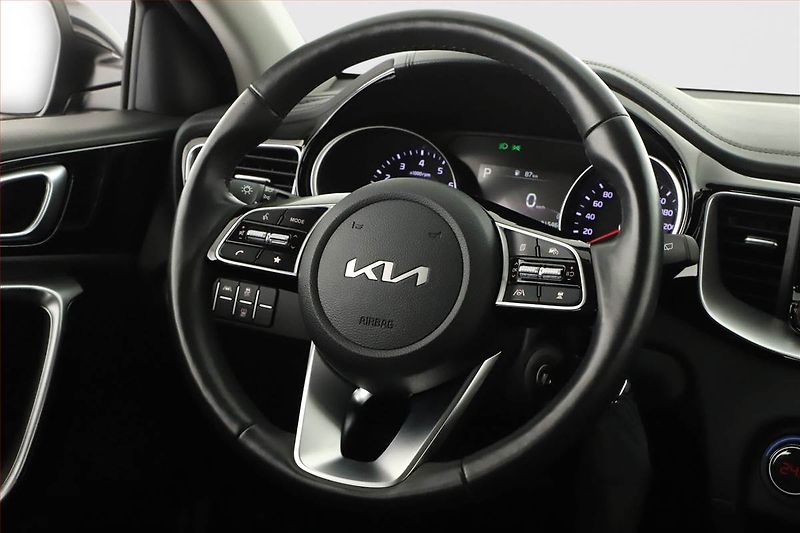 Kia XCeed (2023) Exclusive 1.5 T-GDI - fotka 14 z 15