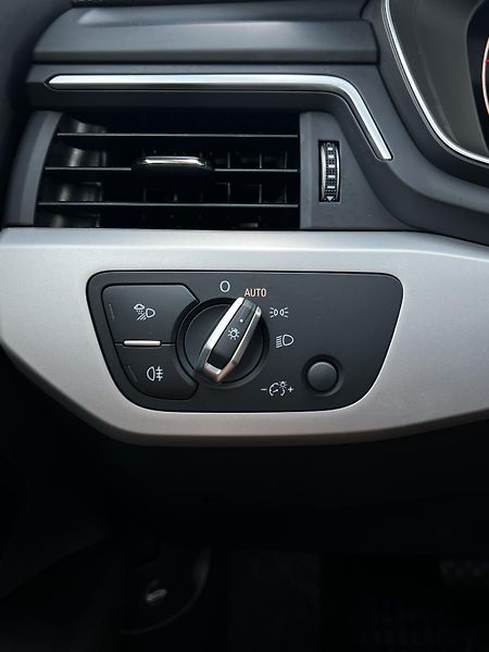 Audi A4 35TDI 120kW Sport S-Tronic DPH - fotka 22 z 26