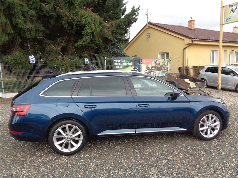Škoda Superb 2,0 - fotka 8 z 20