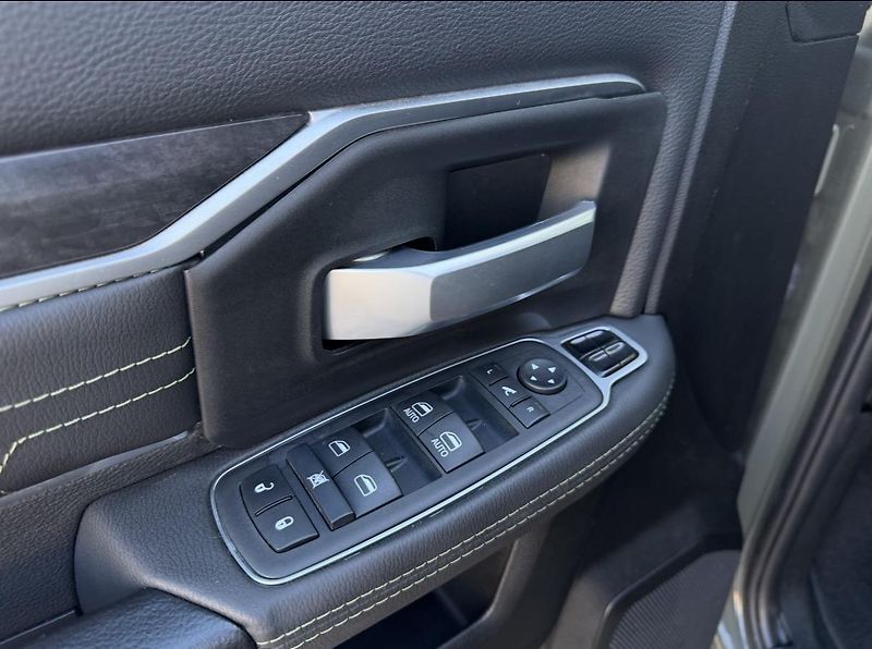 Dodge RAM (2024) +2500+CANYON LAKE+INDIVIDUAL+ - fotka 17 z 24