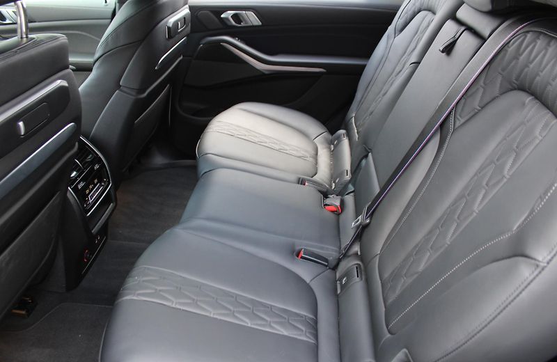 BMW X7 xDrive40d | Mpaket PRO | ČR - fotka 23 z 32