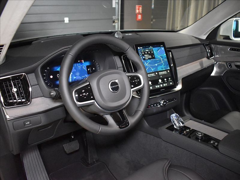 Volvo XC90 (2026) 2,0 B5  Ultra Bright - fotka 14 z 46