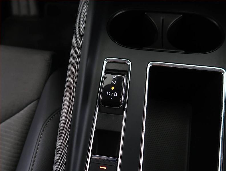 Škoda Enyaq (2023) Loft iV 80 (82 kWh), SoH 94% - fotka 13 z 28