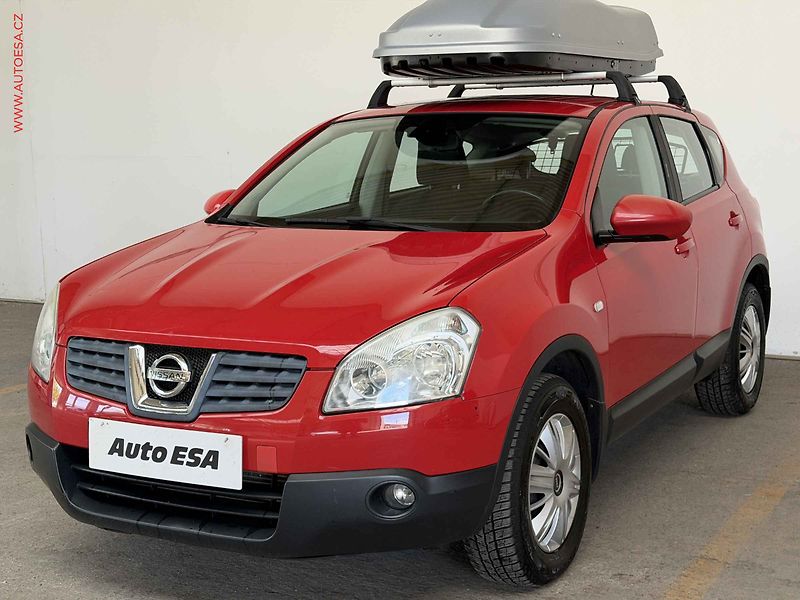 Nissan Qashqai (2008) 2.0dCi 4x4, TZ - fotka 3 z 17