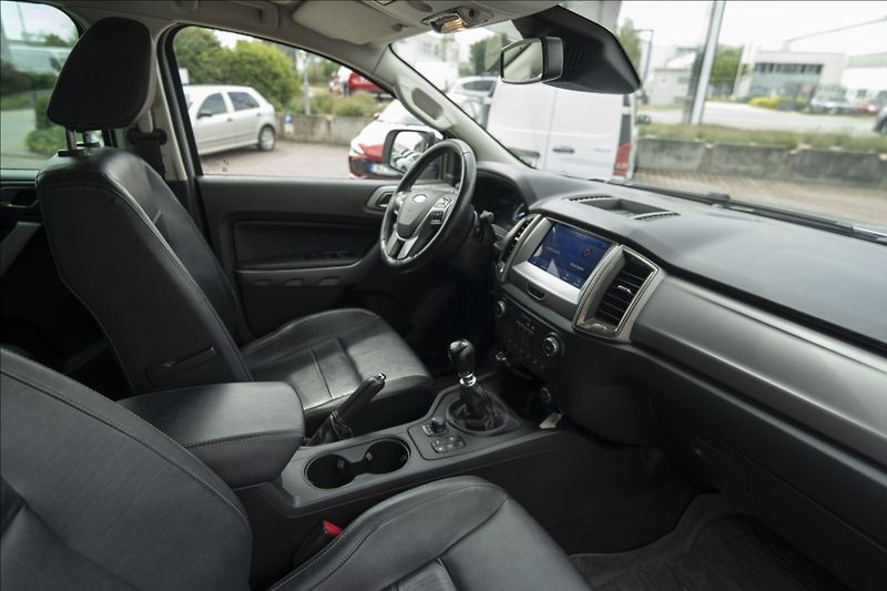 Ford Ranger 2,0 EcoBlue 4WD DOUBLE CAB ČR - fotka 10 z 37