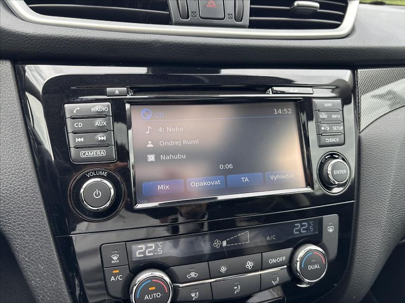 Nissan X-Trail 1,6 D PLNÝ SERVIS 360° PANORAM - fotka 21 z 44