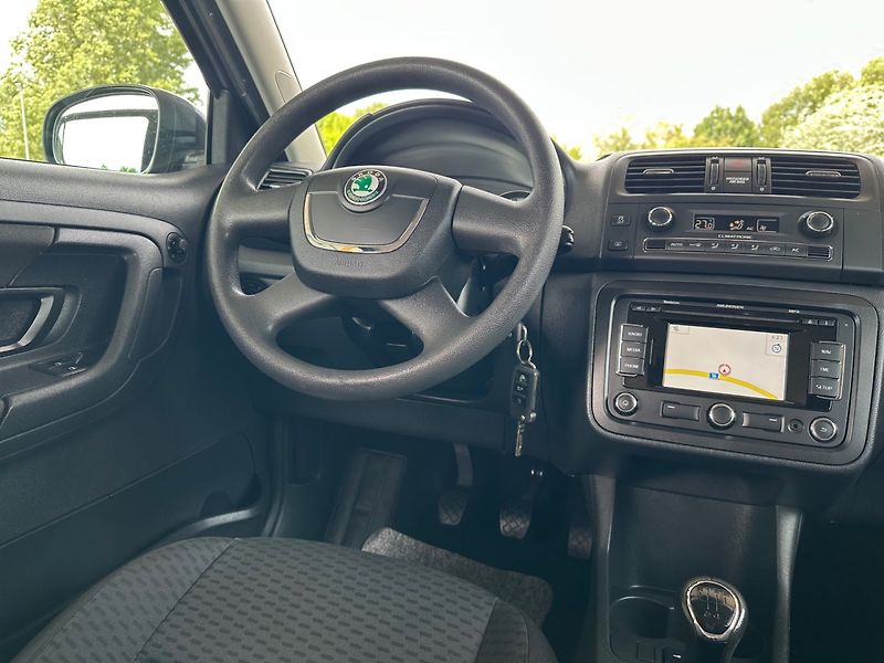 Škoda Fabia (2010) 1.2TSi NAVI, GARANCE KM - fotka 9 z 16
