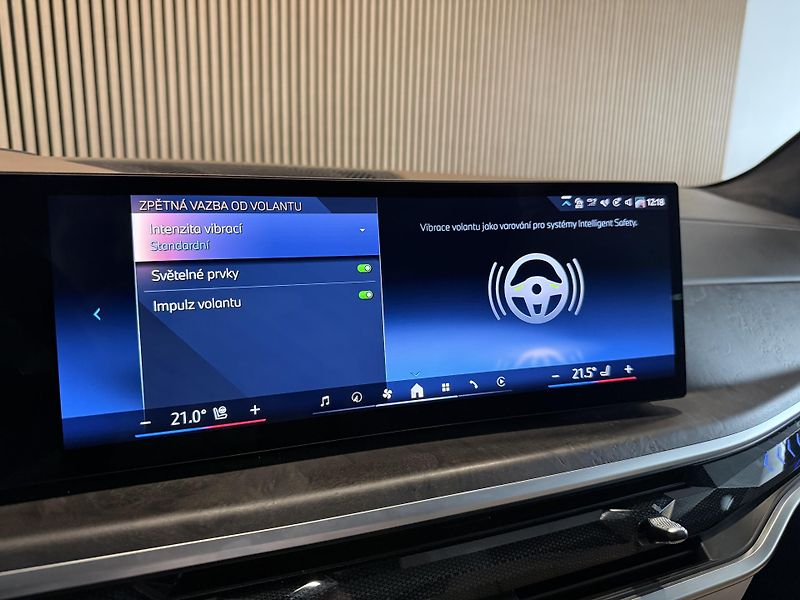 BMW X7 40d M Tažné Masáž Pano Záruka - fotka 40 z 48
