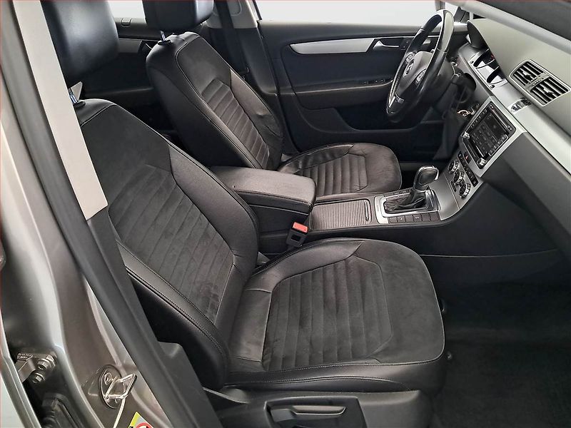 Volkswagen Passat (2012) 2.0 TDI, 4X4, Automat - fotka 9 z 20