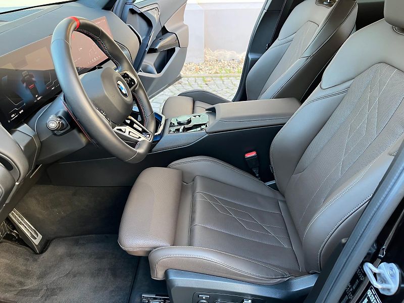 BMW X3 M 50i Xdrive - fotka 36 z 56