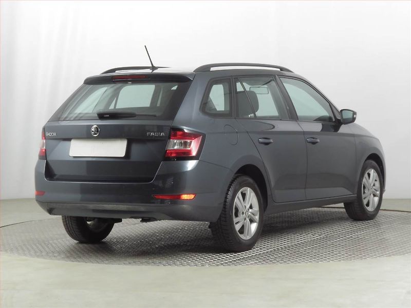 Škoda Fabia (2019) 1.0 TSI, Tempomat - fotka 5 z 19