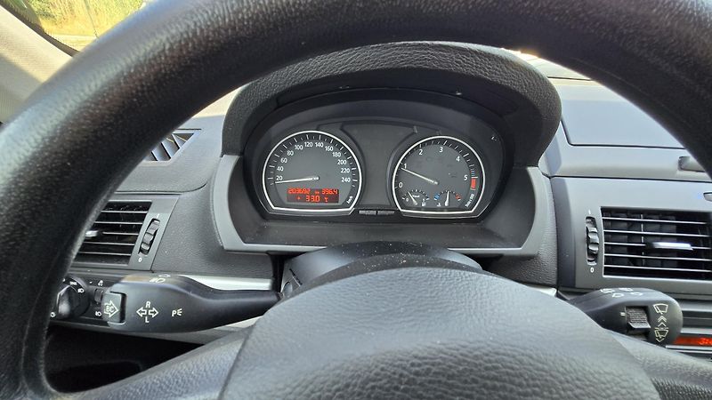 BMW X3 X DRIVE 2.0D 130KW 1MAJITEL - fotka 30 z 40