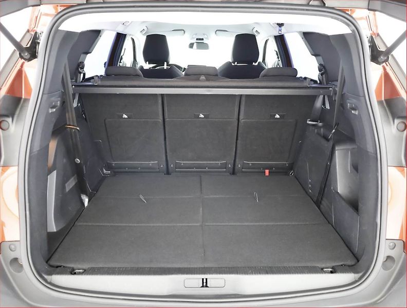 Peugeot 5008 (2021) 1.5 BlueHDi, 7 míst, Tempomat - fotka 17 z 18