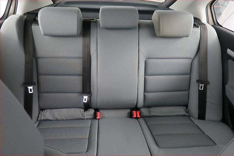 Škoda Octavia (2005) Ambiente 1.6, nová STK - fotka 10 z 14