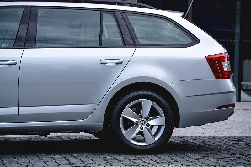 Škoda Octavia (2019) Combi 1.5 Tsi/G-TEC Dsg Ambi - fotka 6 z 33