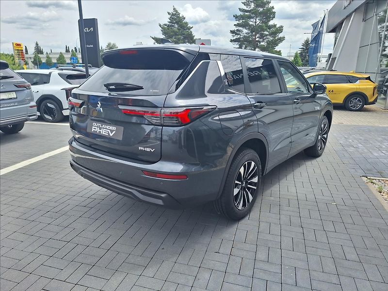 Mitsubishi Outlander (2026) 2,4   PHEV INVITE 2,4L - fotka 6 z 16