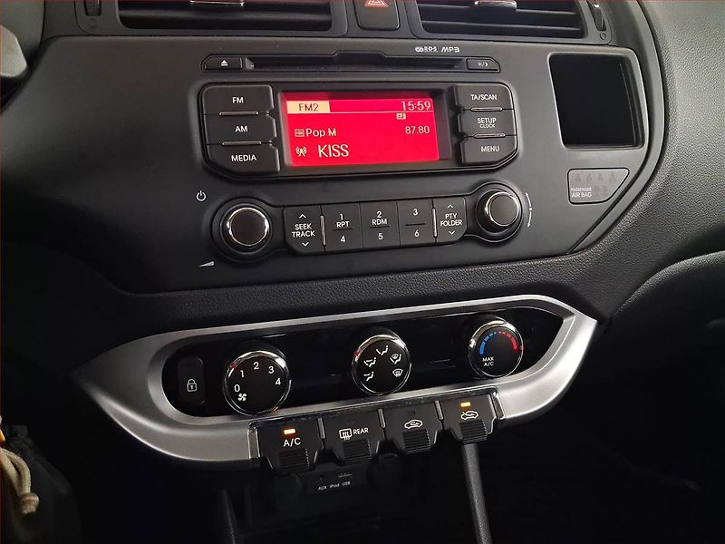 Kia Rio (2015) 1.25 CVVT, ČR,1.maj - fotka 12 z 16