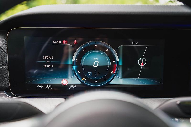 Mercedes-Benz CLS (2019) 350 d 4MATIC - fotka 16 z 31