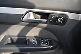 Volkswagen Touran 2.0TDI 103KW Match 7Míst 11/12 - náhled 19