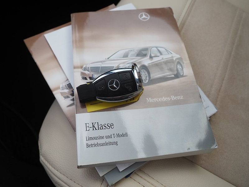 Mercedes-Benz Třídy E (2011) 200 CGI, 135 kW, Avantgarde - fotka 31 z 33