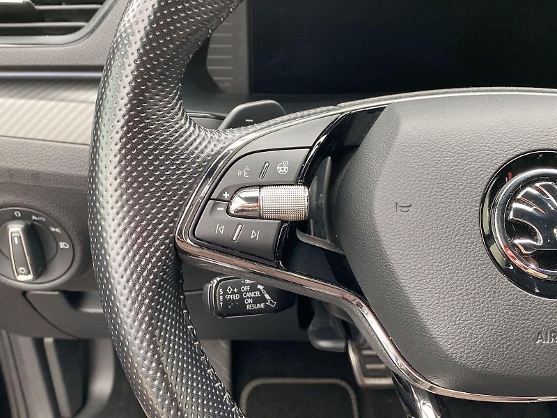 Škoda Superb (2021) Combi 2.0 TDI 4x4 DSG Sportlin - fotka 19 z 40