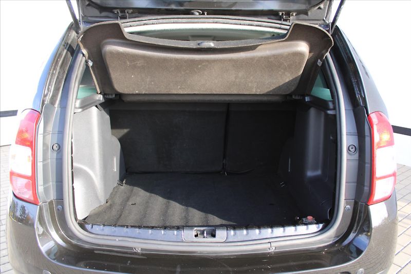 Dacia Duster 1.2 TCe 92kW KLIMA NAVIGACE - fotka 11 z 23