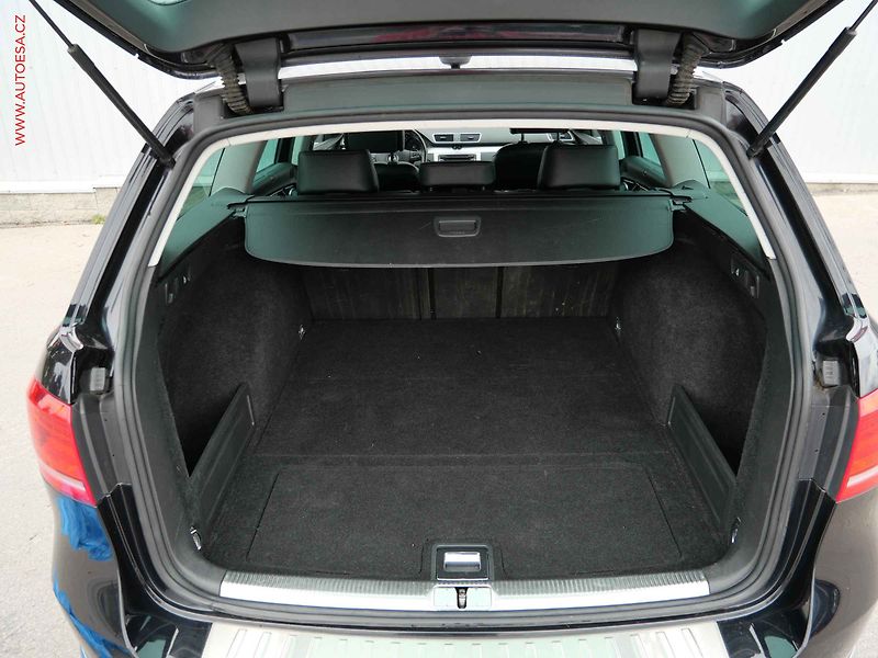 Volkswagen Passat (2013) 2.0 TSi, Highline, DSG, bixen - fotka 7 z 27