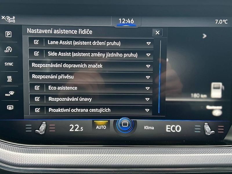 Volkswagen Touareg (2021) V6 3.0TDI 8AT 4MOTION R-Line - fotka 9 z 35