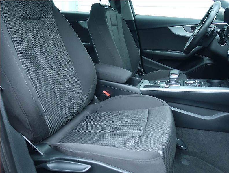 Audi A4 (2018) Sport 2.0 TDI, Automat, Navi - fotka 9 z 17