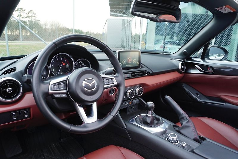 Mazda MX-5 2.0 SKYACTIV-G BOSE Navi - fotka 12 z 16